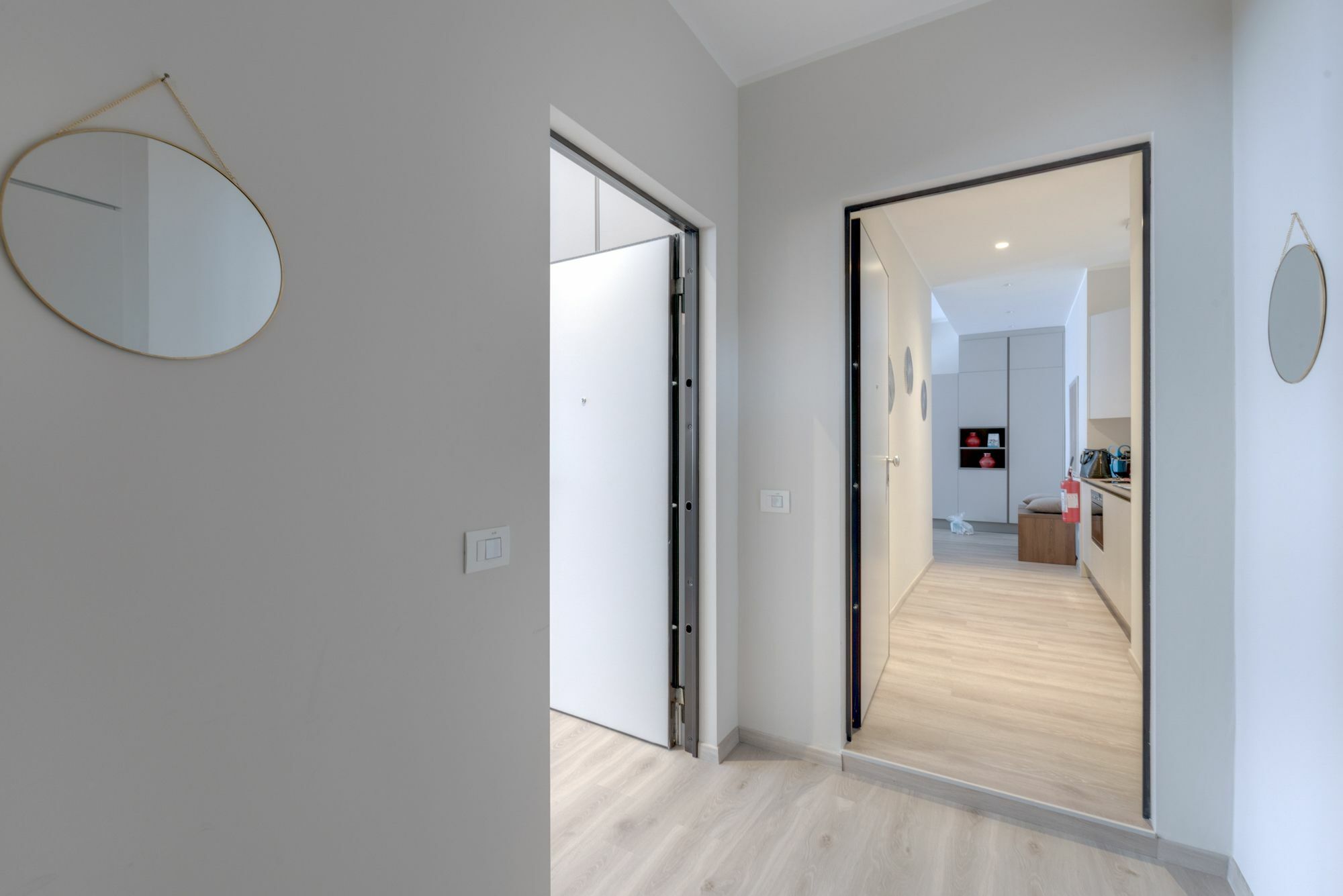 Sweet Inn Apartments - Dogana Milan Bagian luar foto