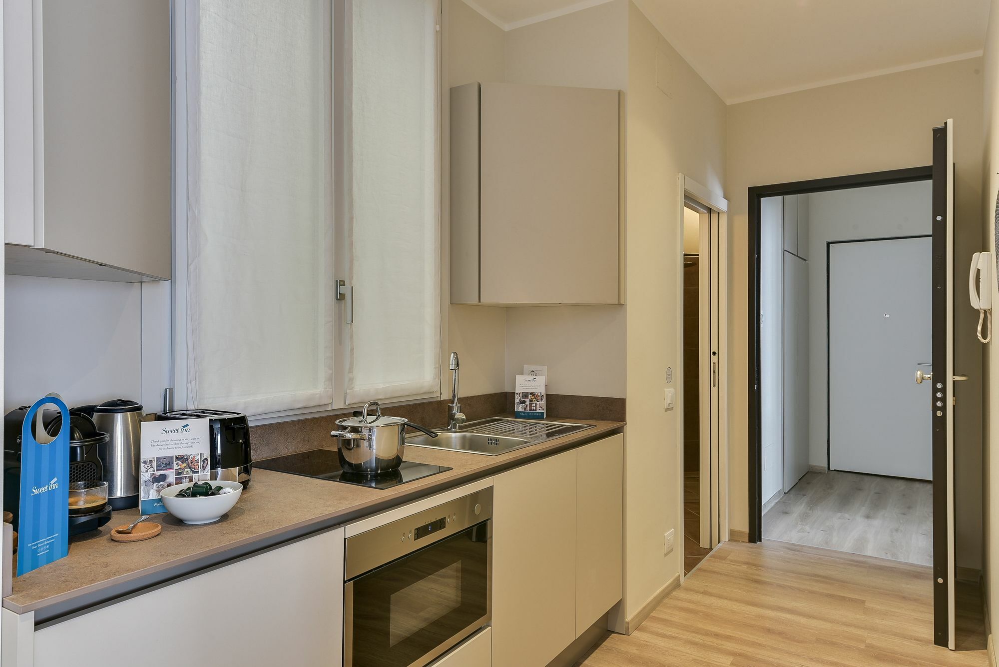 Sweet Inn Apartments - Dogana Milan Bagian luar foto